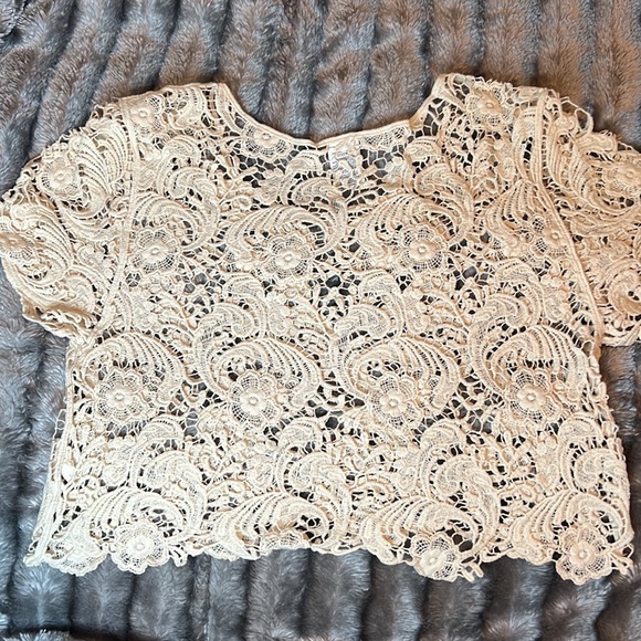 EXPRESS crochet lace crop top - Picture 2 of 3